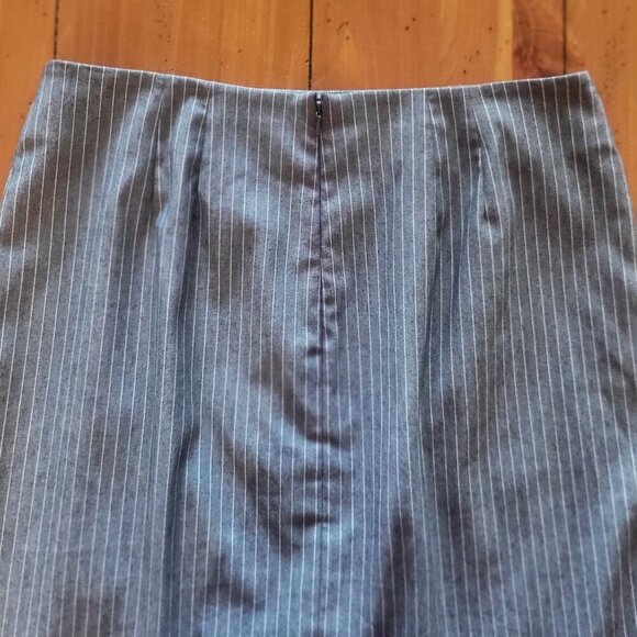 Ann Taylor Gray Pinstriped Lined Pencil Skirt w/Front Slit - Size 12 - Picture 8 of 10